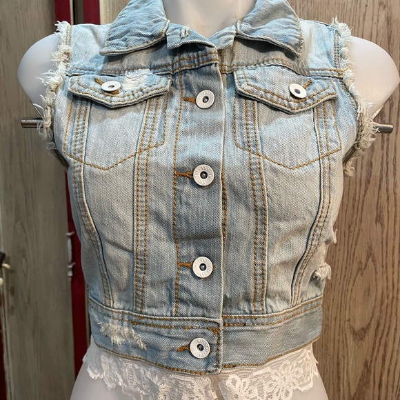 Denim vest small - Picture 2 of 8